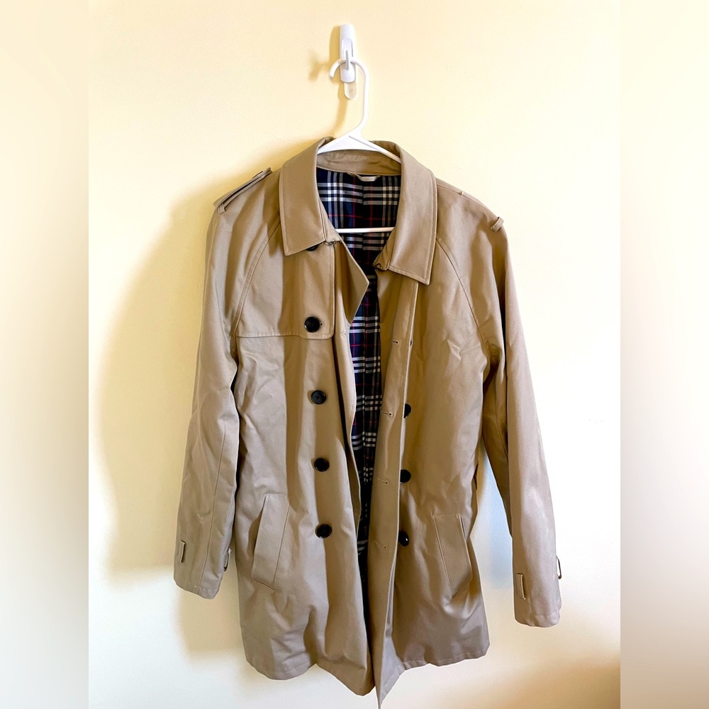Byron Slim Lightweight Trench Coat 40R Beige with Buckles, Inspector Gadget